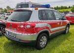 =VW Tiguan als Kommandowagen der Feuerwehr HOYERSWERDA, gesehen auf dem Parkgelände der Rettmobil 2024 in Fulda