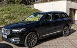 Hier ist ein Volvo XC90 zu sehen.