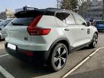 Heckansicht eines neuen Volvo XC 40 P8 R-Design 2021 am 23.2.21 bei einem Händler in Gümligen.