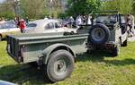 =VW Iltis mit Anhänger, gesehen bei der Oldtimerveranstaltung in Frankenberg/Eder im Mai 2024