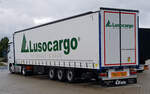 =MB Actros-Sattelzug mit einem Auflieger der Firma LUSOCARGO, 08-2021