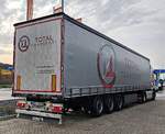 =Volvo FH-Sattelzug von TOTAL-TRANSPORT rastet im November 2024 an der A 7