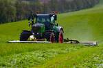 Nagelneuer LU Schmidt Ronneburg Fendt Vario 728 mit Claas Disco Mähkombination am 27.04.24 rund um Ronneburg