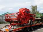 Deutz Fahr Mähdrescher zum Ziehen mit Traktoren am 31.07.15 in Bensheim 