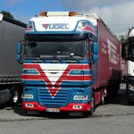 =DAF XF der Spedition VÖGEL rastet im September 2016 auf dem Autohof Fulda-Nord