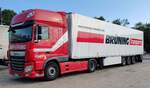 =DAF XF-Sattelzug von BRÜNING-Transporte rastet an der A 7, 07-2024