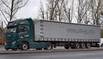 STL Logistik AG mit einem Sattelzug mit IVECO S-WAY 530 Zugmaschine am 22.11.24 Berlin Marzahn.