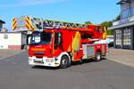 Feuerwehr Bad Orb IVECO MAGIRUS DLK23/12 (Florian Bad Orb 1/30) am 29.09.24 bei einen Fototermin.