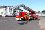 Feuerwehr Bad Orb IVECO MAGIRUS DLK23/12 (Florian Bad Orb 1/30) am 29.09.24 bei einen Fototermin.