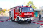 Jugendfeuerwehr Frankfurt am Main Herbstabschlussübung am 26.10.24 an der VGF Stadtbahnzentralwerkstadt in Frankfurt Praunheim mit IVECO Magirus LF8 