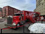 KENWORTH Sattelschlepper mit Coca Cola Werbung (Weihnachtstruck) in Zürich am 2024.11.24