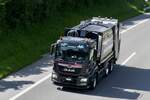 Ein Entsorgunswagen von Zaugg Belp AG am 28.6.24 auf dem Weg zum Trucker Festival Interlaken auf der A8 in Matten b.