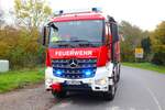 Feuerwehr Pfungstadt Mercedes Benz Arocs WLF Kran KatS mit AB-Kran am 26.10.24 bei einer Katastrophenschutzübung in Gundernhausen im Landkreis Darmstadt Dieburg
