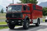 Ein ehemaliges Mercedes Feuerwehrauto das am 28.6.24 zum Trucker Festival fährt in Bönigen.
