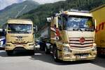 Ein MB Kippersattelzug und ein MAN von Gloggner die am 14.7.24 beim Trucker Treffen in Ambri stehen.