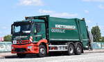 KNETTENBRECH + GURDULIC Service GmbH & Co. KG mit einem MB ACTROS 2533 Müllentsorgungsfahrzeug am 15.07.24 Hamburg Harburg.