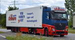 Uhlhorn GmbH & Co. KG mit einem Sattelzug mit MB ACTROS L 1848 Zugmaschine am 17.07.24 Bahnübergang Rodleben.