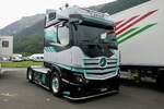 Eine MB Actros Zugmaschine von LARAG die am 29.6.24 beim Trucker Festival Interlaken steht.