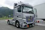 Eine MB Actros Zugmaschine von WMA und Betrieben durch Baltensperger die am 30.6.24 beim Trucker Festival in Interlaken steht.