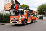 BF Frankfurt am Main Mercedes Benz Rosenbauer DLK23/12 der Hafenwache 40 am 14.09.24 beim Tag der offenen Tür in Enkheim Wache 11