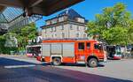 =Löschfahrzeug der Hamburger Feuerwehr auf Einsatzfahrt in Hamburg-Altona, 05-2024