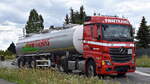 PAWTRANS Holding sp. z o.o. (Polen) mit einem Tanksattelzug für Lebensmitteltransporte mit MB ACTROS L 1848 Zugmaschine am 17.07.24 Bahnübergang Rodleben.