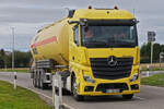 Mercedes Benz Actros L, Tanksattelzug, fuhr mir am 21.10.2024 vor die Linse.