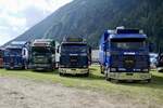 Mehrere verschidene ältere Scanias die am 14.7.24 beim Trucker Treffen in Ambri stehen.