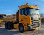 =Scania R 650-Kipper von WEIDER-Erdarbeiten ist Teilnehmer einer der vielen bundesweiten Bauerndemos im Januar 2024