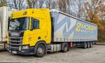 =Scania-Sattelzug der Spedition MOSER rastet im November 2024 an der A 7