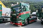 Eine Scania Zugmaschine von Senn die am 14.7.24 beim Trucker Treffen auf dem Flugplatz Ambri steht.