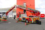 Nagelneue Feuerwehr Hanau Mitte Scania P280 Magirus DLK23/12 (Florian Hanau 1-30-2) am 25.08.24 beim Tag der offenen Tür