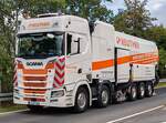 =Scania 730 S der Firma REUTHER bei der Fahrbahnbearbeitung im Stadtgebiet von Fulda, 09-2024