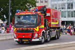 Volvo FM LKW Absetztkipper, des CGDIS, Feuerwehr, fuhr in der Kolonne der Fahrzeuge zur Militrparade in der Stadt Luxemburg mit.