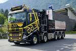 Volvo FH Pritscheaufbau von HESS AG der am 28.6.24 zum Trucker Festival fährt in Bönigen.