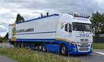 Schaffelaarbos B.V. (Niederlande) mit einem tollen Sattelzug mit VOLVO FH Zugmaschine am 17.07.24 Bahnübergang Rodleben. Viele Grüße an den Fahrer !!!!