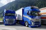 Zwei Volvo Sattelzüge von Gaggioli Trans die am 14.7.24 beim Trucker Treffen in Ambri stehen.