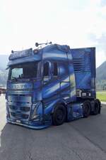 Die Volvo FH Zugmaschine des Outliners der am 14.7.24 beim Trucker Treffen in Ambri steht.