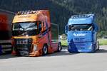 Die beiden Volvo FH Zugmaschinen von Studer Transporte die am 14.7.24 beim Trucker Treffen in Ambri stehen.