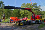 Volvo FM mit Kranaufbau, bei der bung zu einer Vorfhrung, am Tag der Rettungsdienste. 22.09.2024