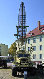 Im Bild ein Kraz-255 mit Radar-Höhenfinder PRW-9 (1RL19) Zofia, welcher Anfang September 2024 im Museum für Luftverteidigung Koszalin (Köslin) zu sehen war.
