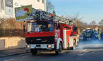 =Magirus Deutz, ein ehemaliges Drehleiterfahrzeug einer Feuerwehr, ist unterwegs in Fulda bei einer der vielen bundesweiten Bauerndemos im Januar 2024