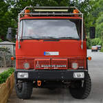 Frontansicht eines ausgedienten Feuerwehrfahrzeuges vom Typ Magirus-Deutz 170D11. (Hattingen, August 2024)