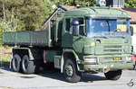 Ein Scania 124C 420 der Schwedische Armee, abgelichtet am 28.08.2010 auf dem Flughafengelände in Göteborg