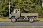 Dieser Mercedes-Benz Unimog war Mitte September 2023 in Kleine-Brogel unterwegs.