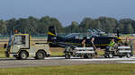 Sauerstoff gefällig? Das Personal des Schopf-Schleppers F59 versorgt gerade ein holländische PC-7.