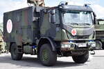 Ungeschützte Fahrzeug für den Verwundetentransport des Bundeswehr Sanitätsdienstes, auf Basis des vielseitig einsetzbaren Allrad-Lkw IVECO Eurocargo 4x41 – MLL 150 E 28 WS am 06.06.24  BER Berlin/Brandenburg ILA 2024.
