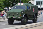 KMW Dingo, Krankenwagen, der luxemburgischen Armee, fuhr bei der Militrparade in der Stadt Luxemburg mit.