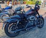 =Harley Davidson steht abfahrbereit zur geführten Tour vom Konrad-Zuse-Hotel in Hünfeld, 08-2024