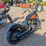 =Harley Davidson steht abfahrbereit zur geführten Tour vom Konrad-Zuse-Hotel in Hünfeld, 08-2024